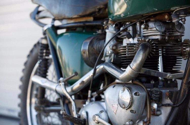 bicylindre triumph unit