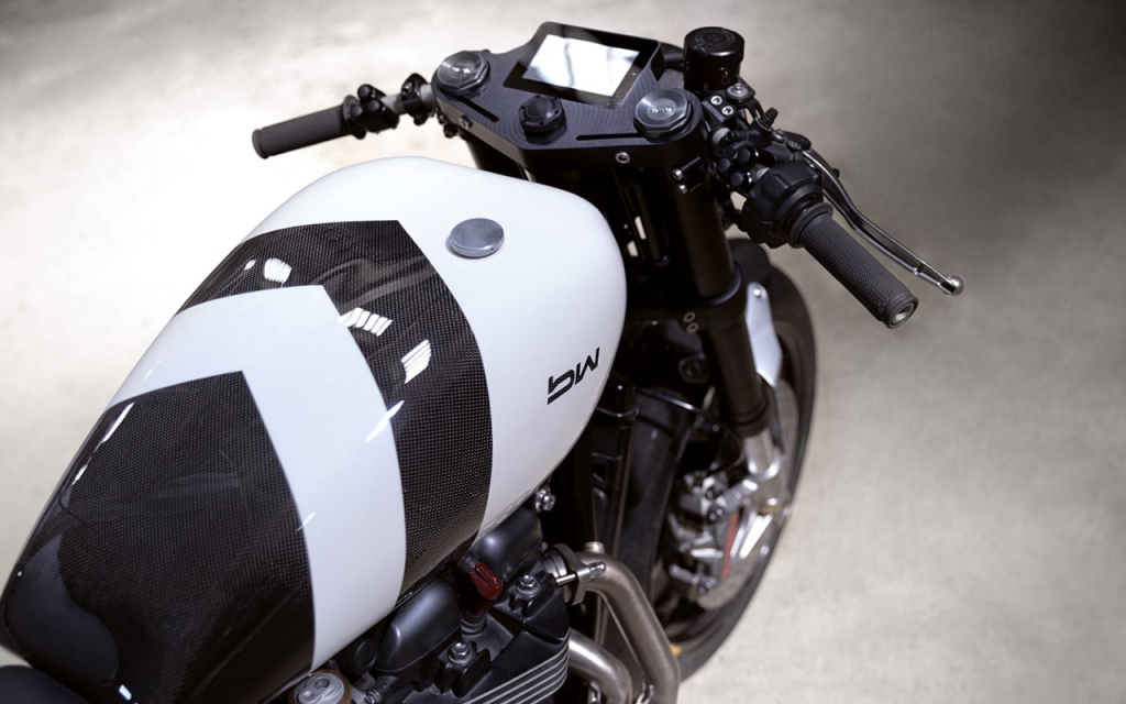 réservoir moto carbone