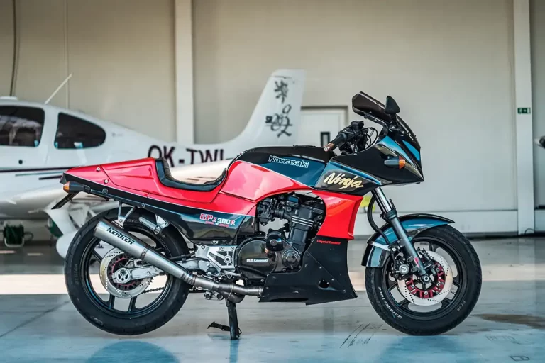 Kawasaki GPZ900 Ninja Top Gun