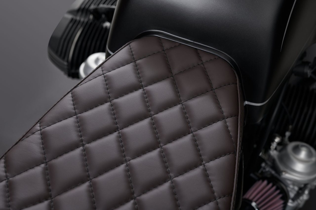 selle cuir café racer