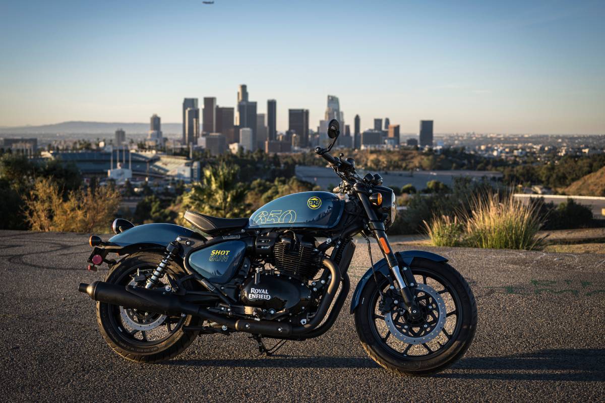 Royal Enfield Shotgun 650 bleu