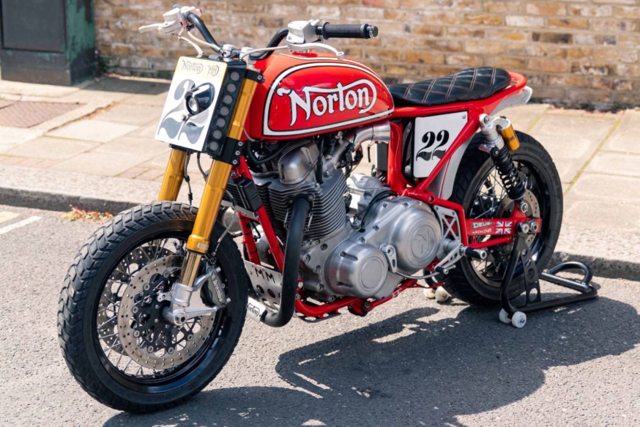 Norton Dominator 961 : moto de dirt track