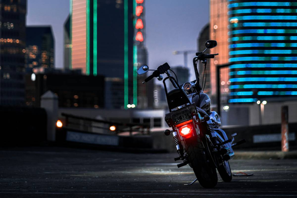 sissy bar sur une Harley-Davidson Dyna Glide