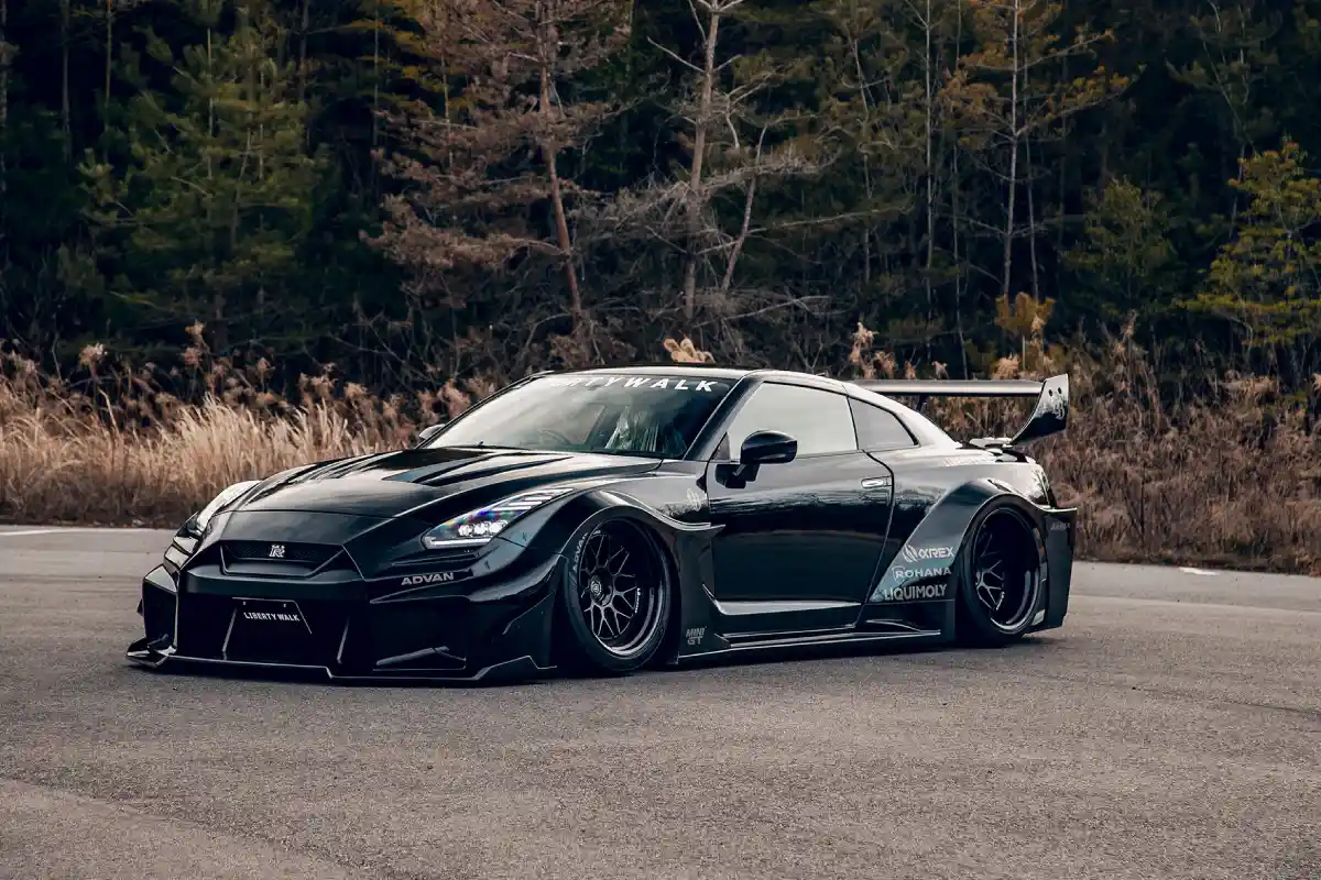 Liberty Walk Nissan GTR R35